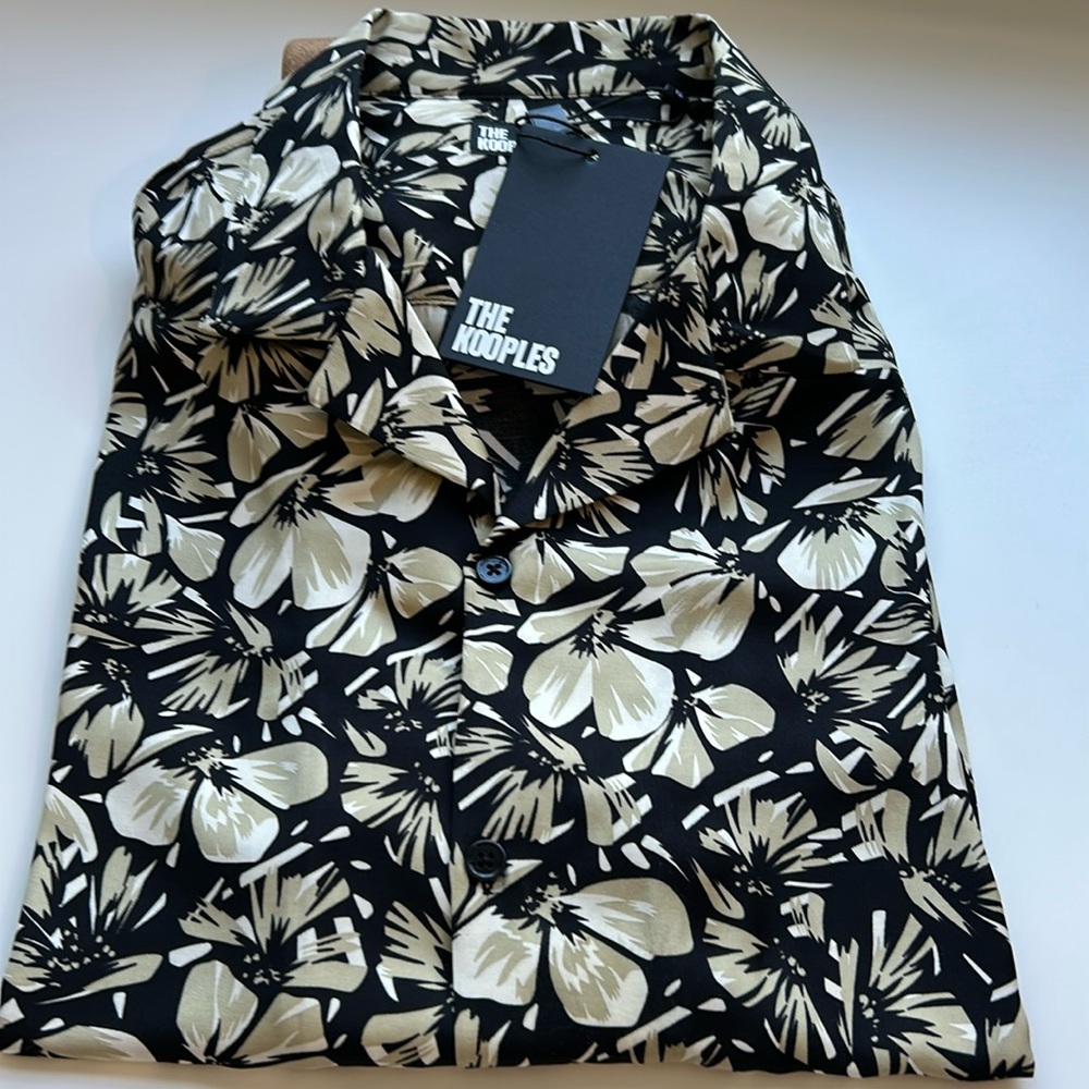 XS short sleeve shirt